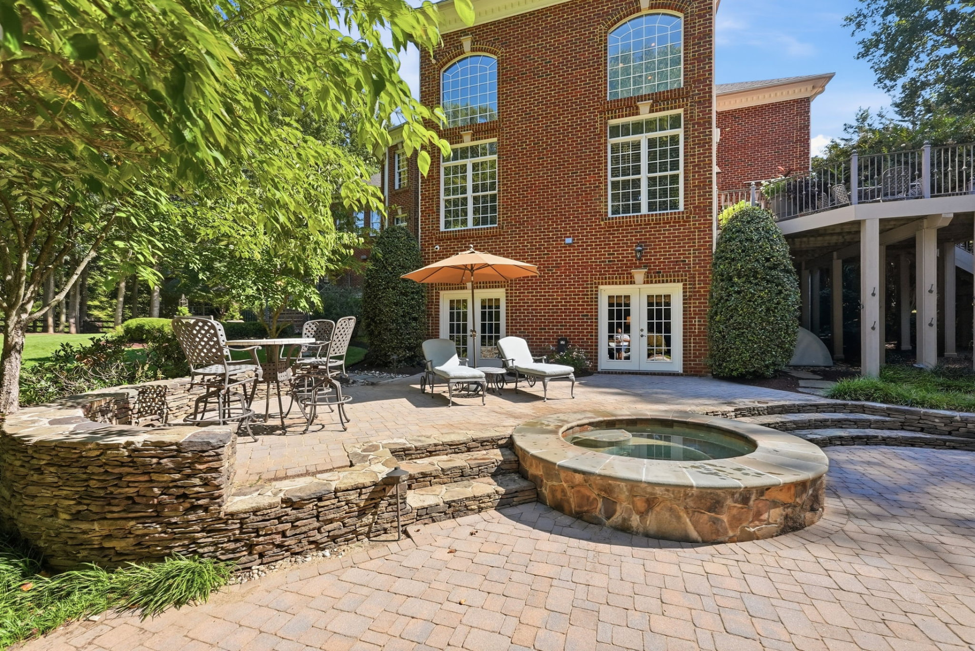 3002 Applebrook Ln — Exterior detail