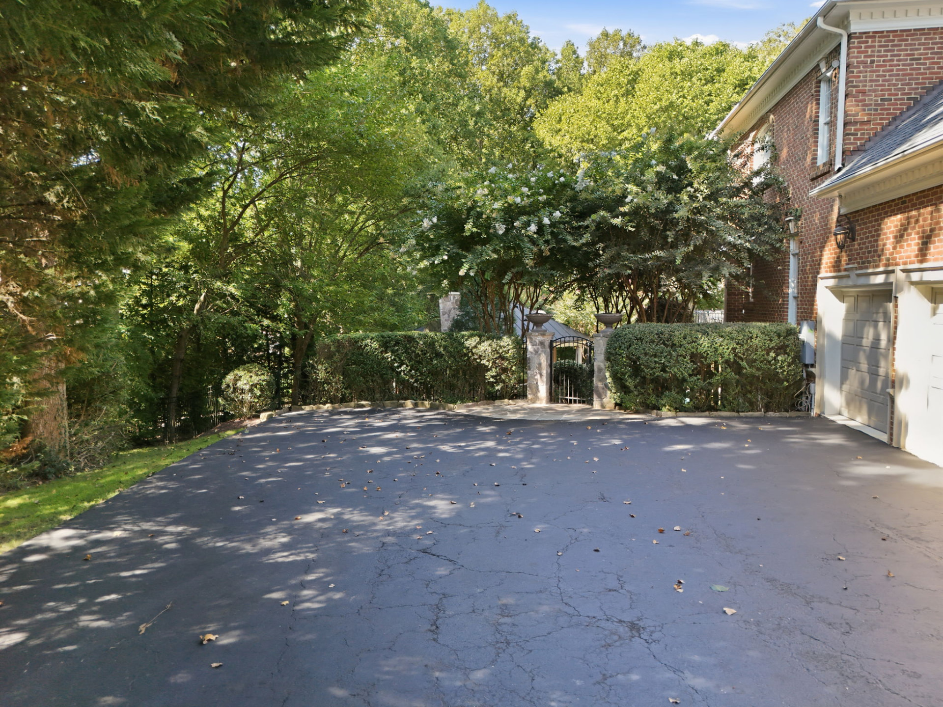 3002 Applebrook Ln — Aerial view of the grounds